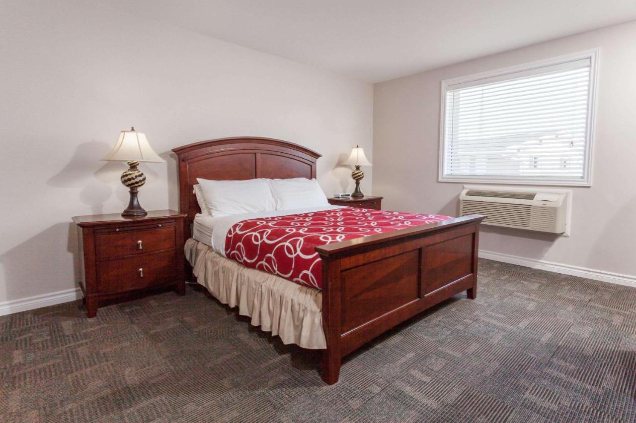 Super 8 By Wyndham Kirkland Lake Экстерьер фото