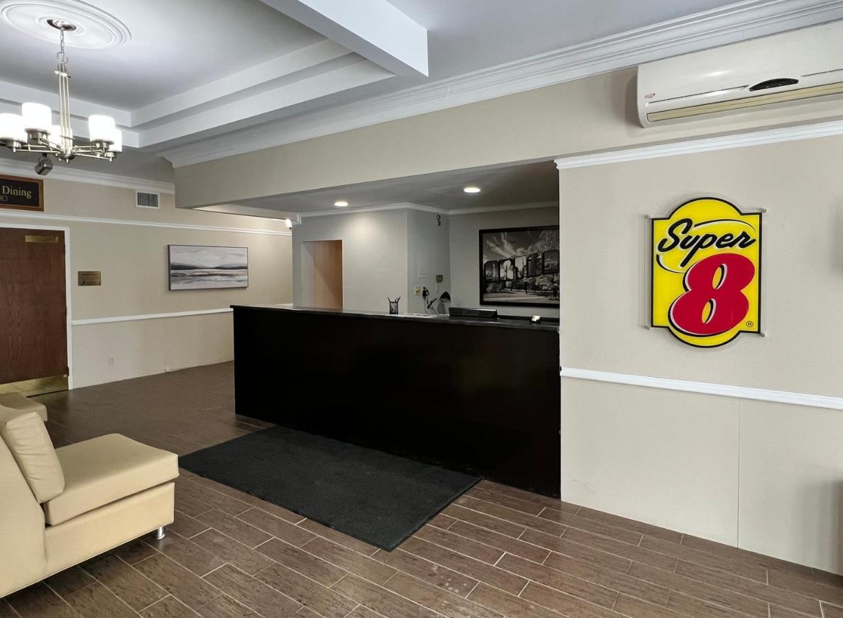 Super 8 By Wyndham Kirkland Lake Экстерьер фото